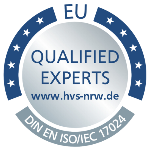 Entdecken Sie ein professionelles Logo mit dem Schriftzug "Qualified Experts for Euro-Zert". Dieses Design steht für Kompetenz und Zertifizierung in Europa. Ideal für Ihre geschäftlichen oder themenbezogenen Inhalte.