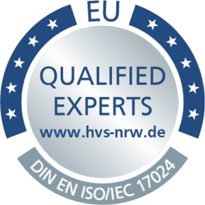 Entdecken Sie ein professionelles Logo mit dem Schriftzug "Qualified Experts for Euro-Zert". Dieses Design steht für Kompetenz und Zertifizierung in Europa. Ideal für Ihre geschäftlichen oder themenbezogenen Inhalte.